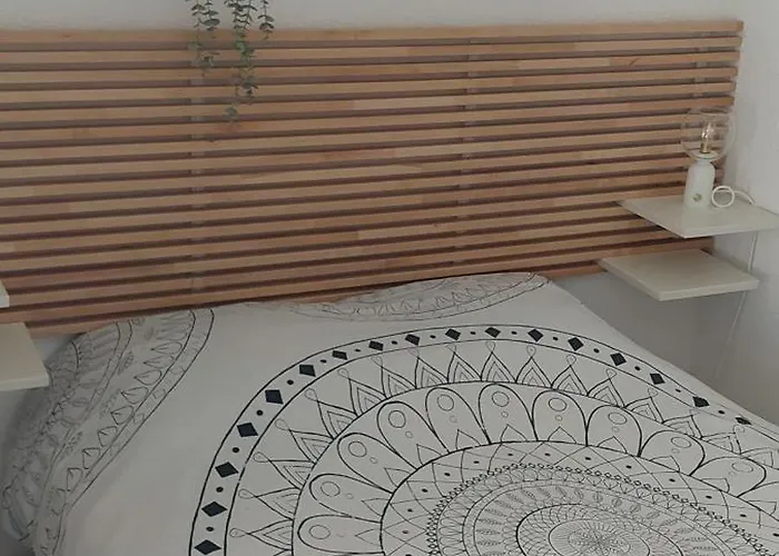 Apartamento T1 à 100m De La Narbona